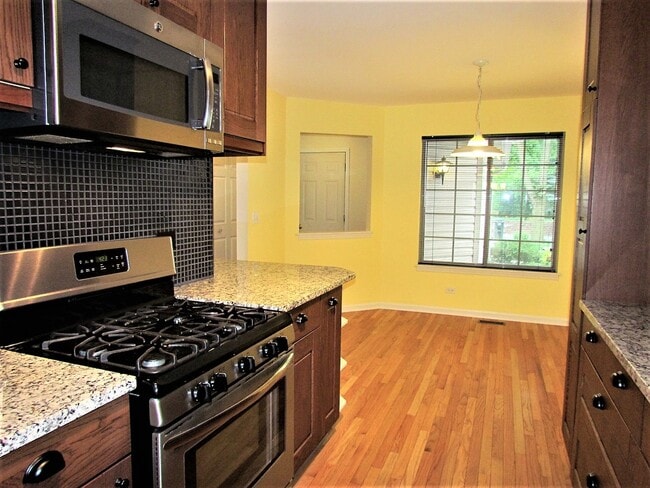 Building Photo - 1596 N St Marks Pl