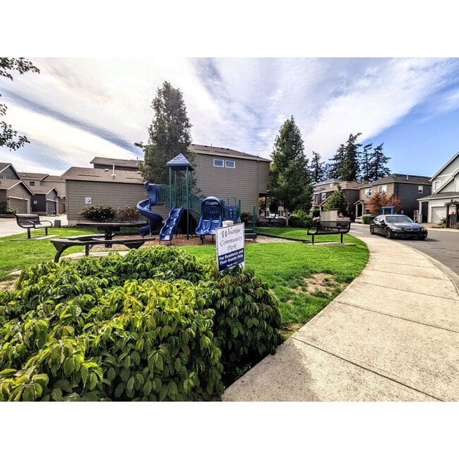Building Photo - 730 SW 207th Pl