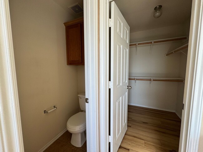 Building Photo - 5600 Lions Gate Ln