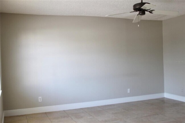 Building Photo - 9101 Tudor Dr