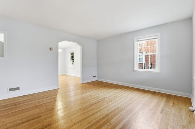 Building Photo - Newly Remodeled 3BR Semi-Detached in Catonsville | Refinished Oak Floors | Updated Kitchen + Bath...