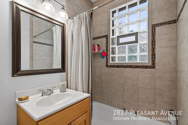 Building Photo - 2827 Pleasant Ave