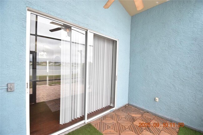Building Photo - 12913 Lake Vista Dr