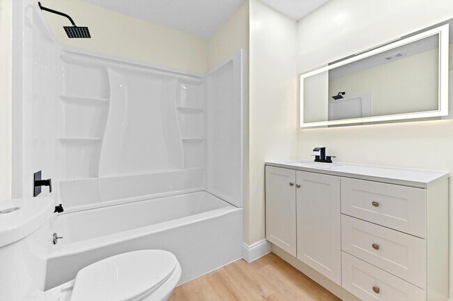 Building Photo - 571 SE Anchor Ln