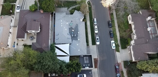 Building Photo - 10701 Wilshire Blvd