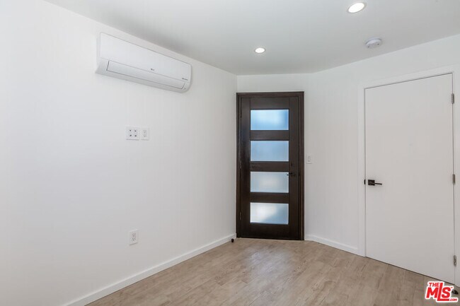 Building Photo - 8012 Zeus Dr
