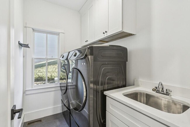 Building Photo - 3346 Kenyon Creek Dr NW