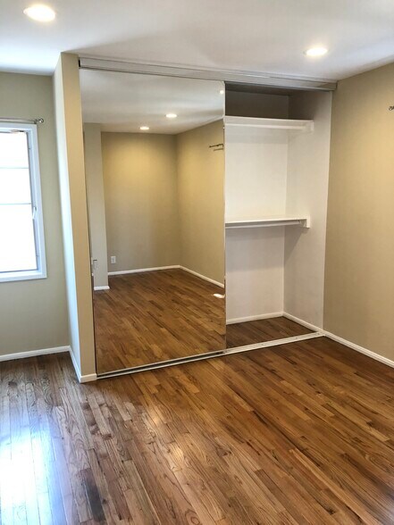 Bedroom #1 - closet - 17935 Tiara St