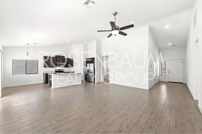 Building Photo - Gorgeous 3-bedrooms, 2-baths home in Arizo...