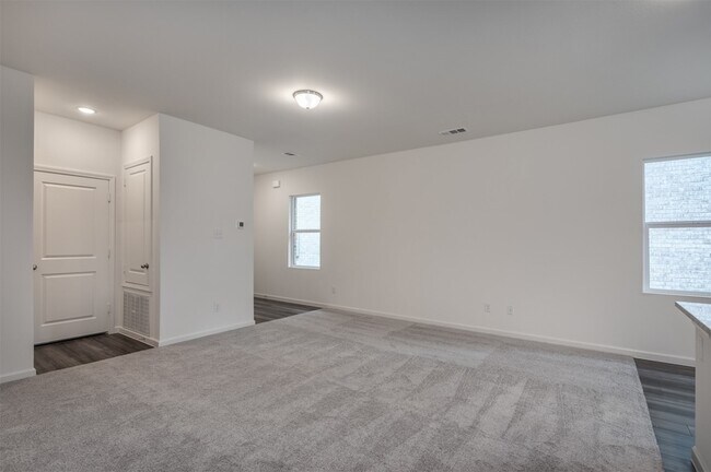 Building Photo - 1708 Marquette Rd