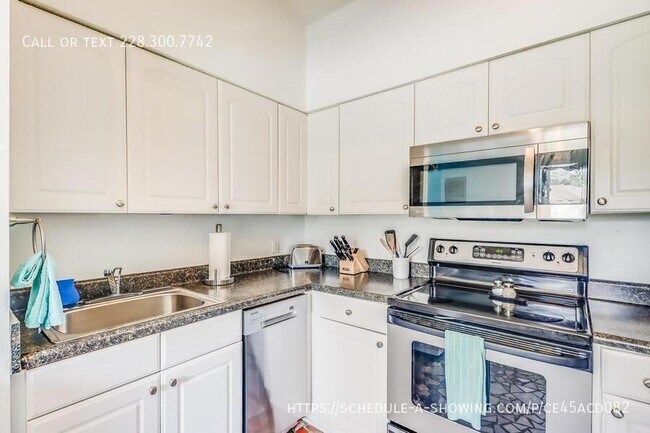 Building Photo - 410 Old Spanish Trail