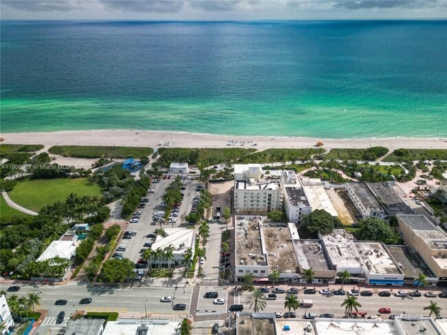 Building Photo - 7435 Harding Ave