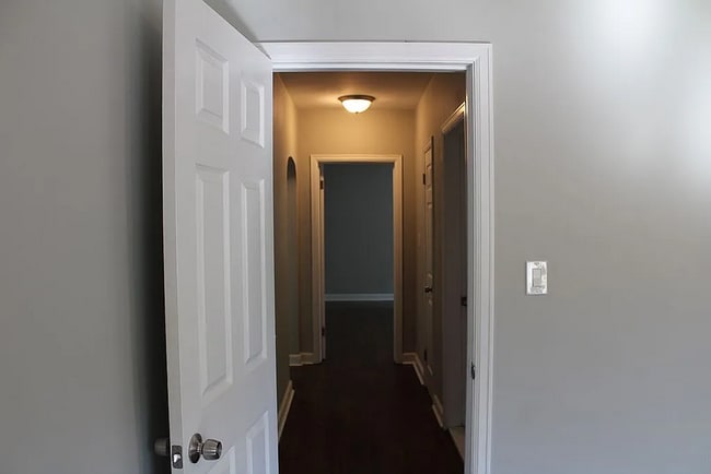 Building Photo - 35 Clark St