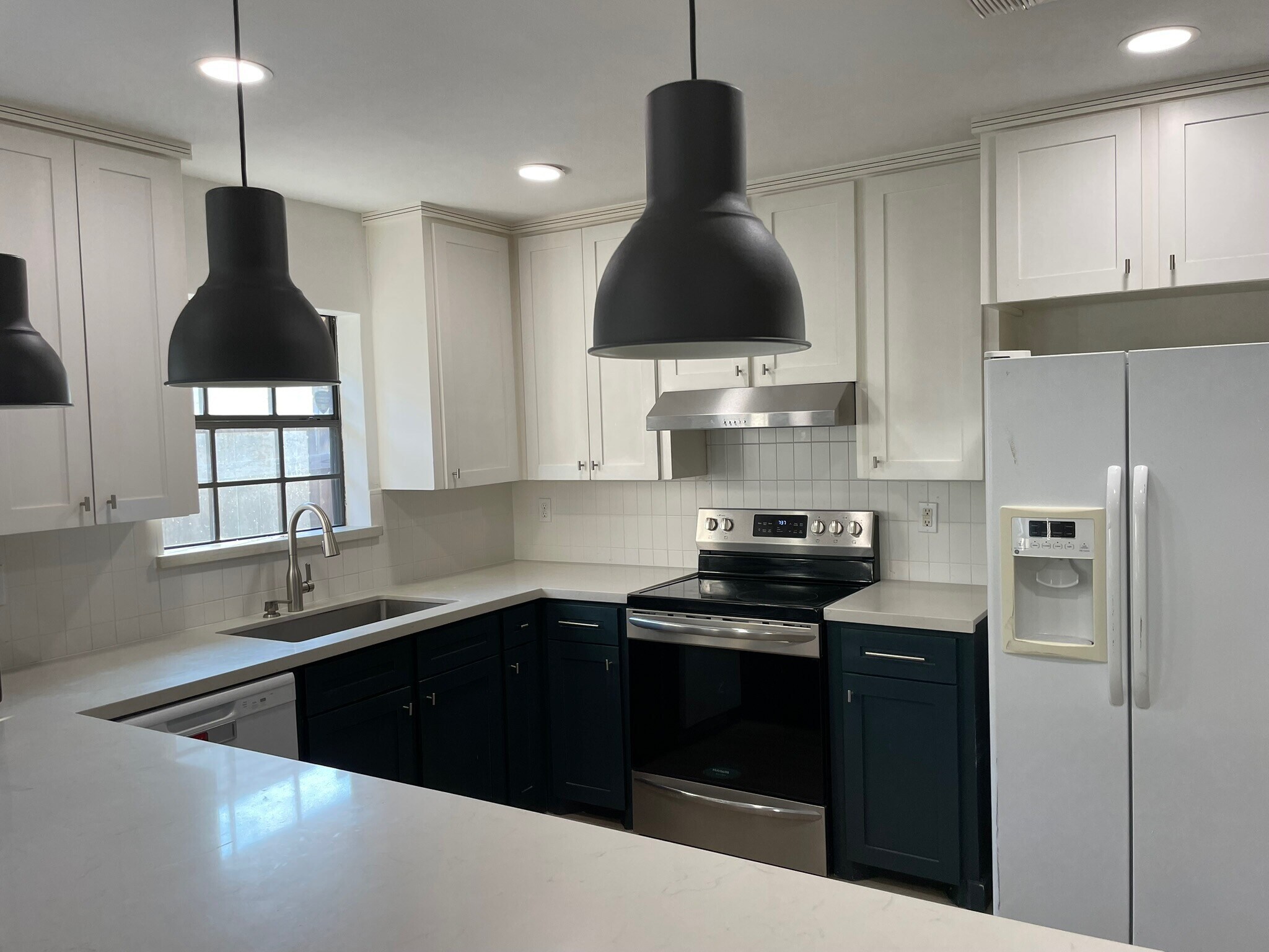 Kitchen - 2201 Pin Oak Rd