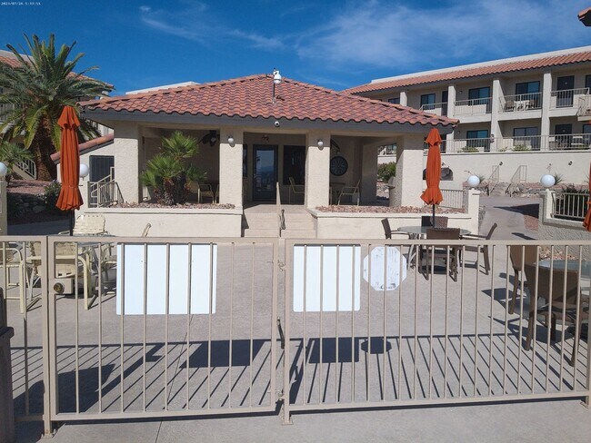 Building Photo - 1989 Mesquite Ave