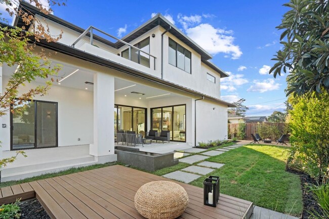 Building Photo - Riverside Way - A Masterpiece of Modern Lu...