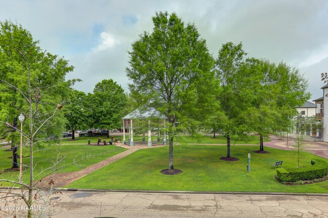 Building Photo - 605 Silverstone Rd