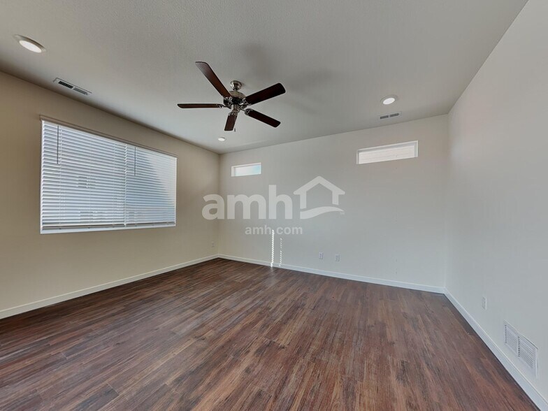 Building Photo - 11677 Logans Rdg Dr