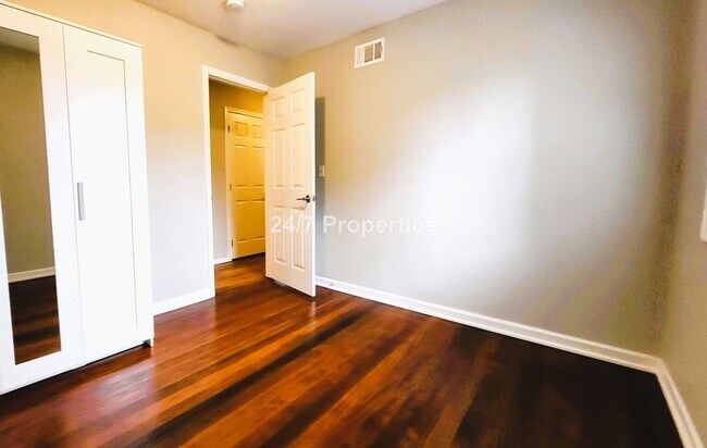 Building Photo - Inviting 3 BD | 2 BA Home with Big Backyard in West Linn