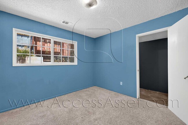 Building Photo - 3301 Muriel Dr