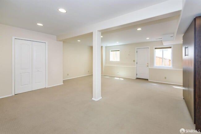 Building Photo - 130 Granville Way