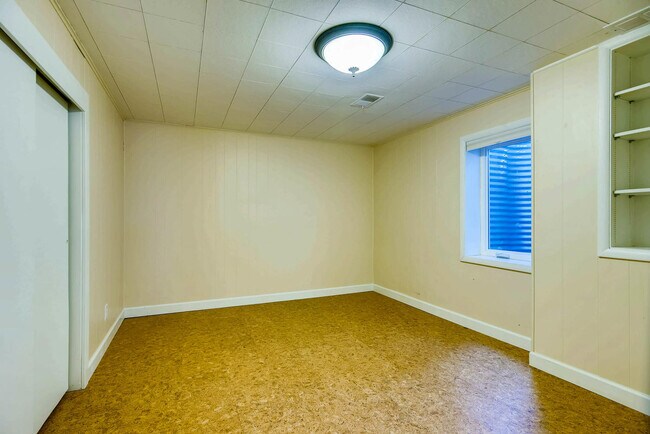 Building Photo - 1667 S Milwaukee St