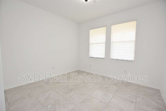 Building Photo - 3953 Aquilla Dr