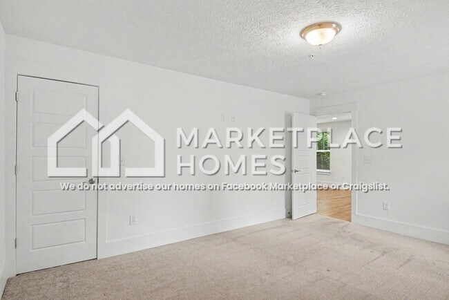 Building Photo - 211 Briar Rd