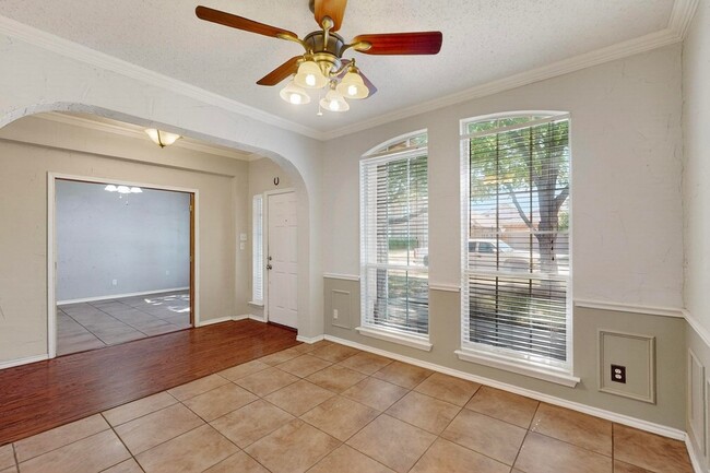 Building Photo - 165 Hirth Dr