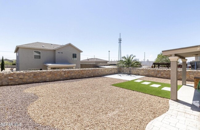 Building Photo - 424 Sonaran Ct