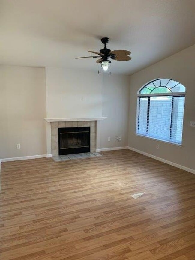 Building Photo - Great Antelope Home Located On a Court