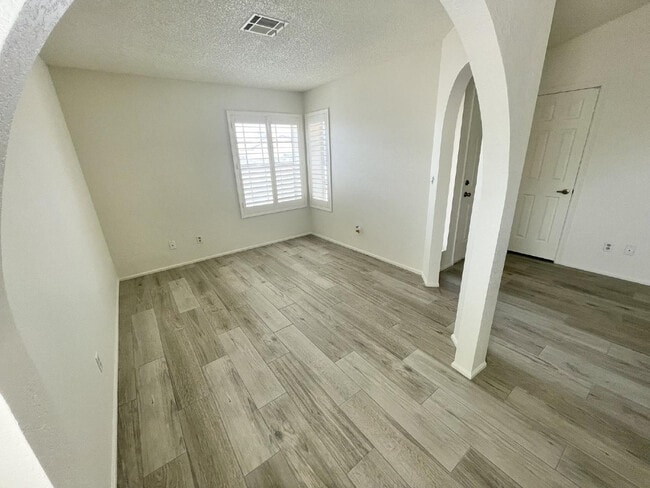 Building Photo - 3860 E Acoma Dr