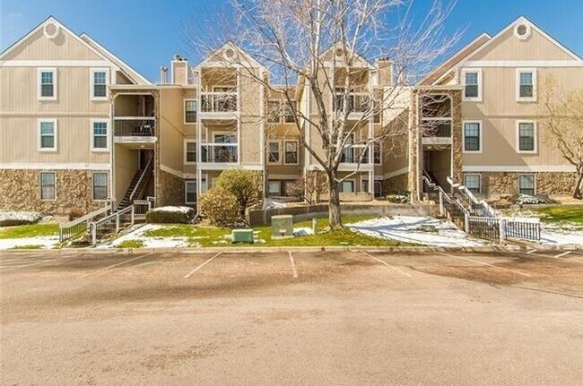 Primary Photo - Bright 2 Bed, 2 Bath Condo for Rent in Arv...