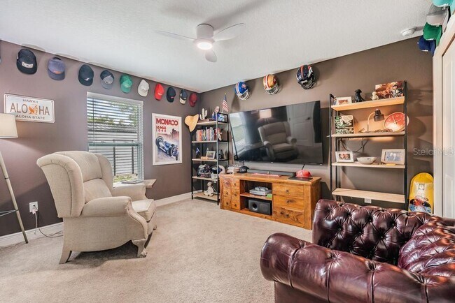 Building Photo - 106 1st Ave NE