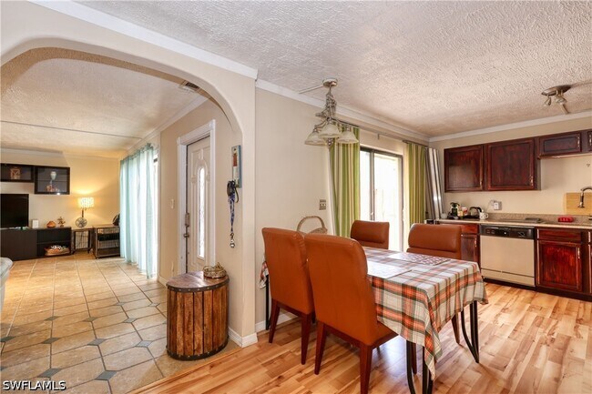 Building Photo - 1724 Park Meadows Dr