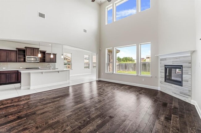 Building Photo - 505 Fair Oaks Dr