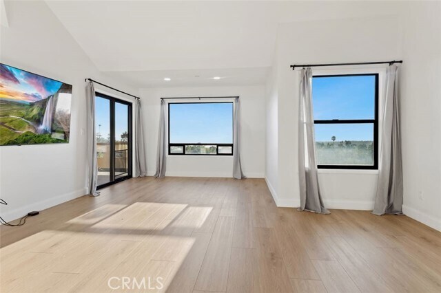 Building Photo - 1060 Calle Del Cerro