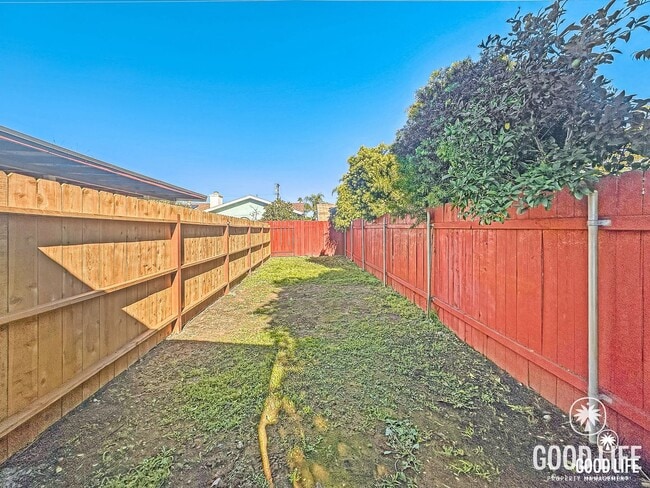 Building Photo - Fond Du Lac Ave