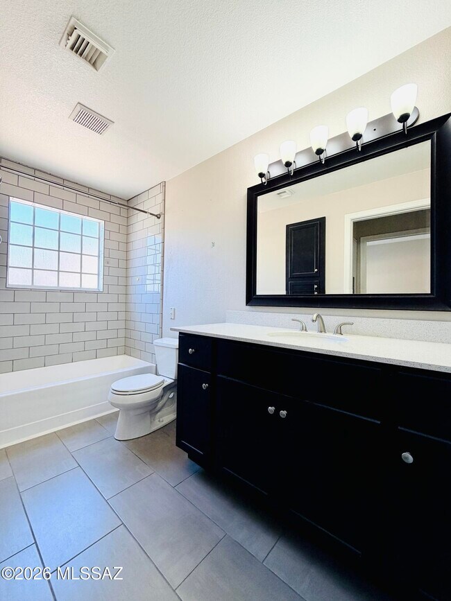 Building Photo - 1500 E Pusch Wilderness Dr