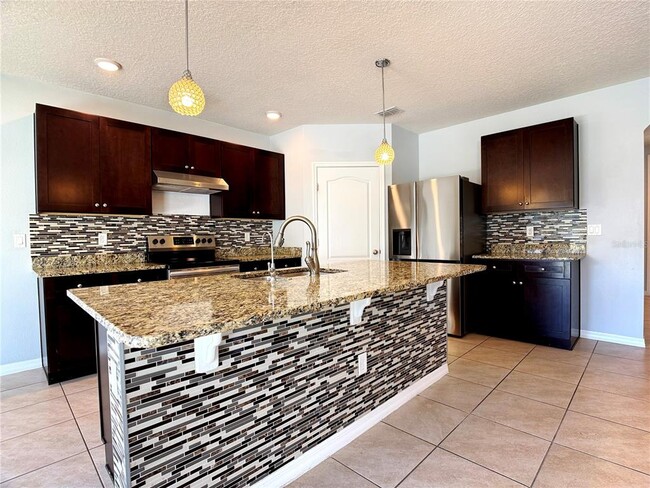 Building Photo - 389 Tanglewood Dr