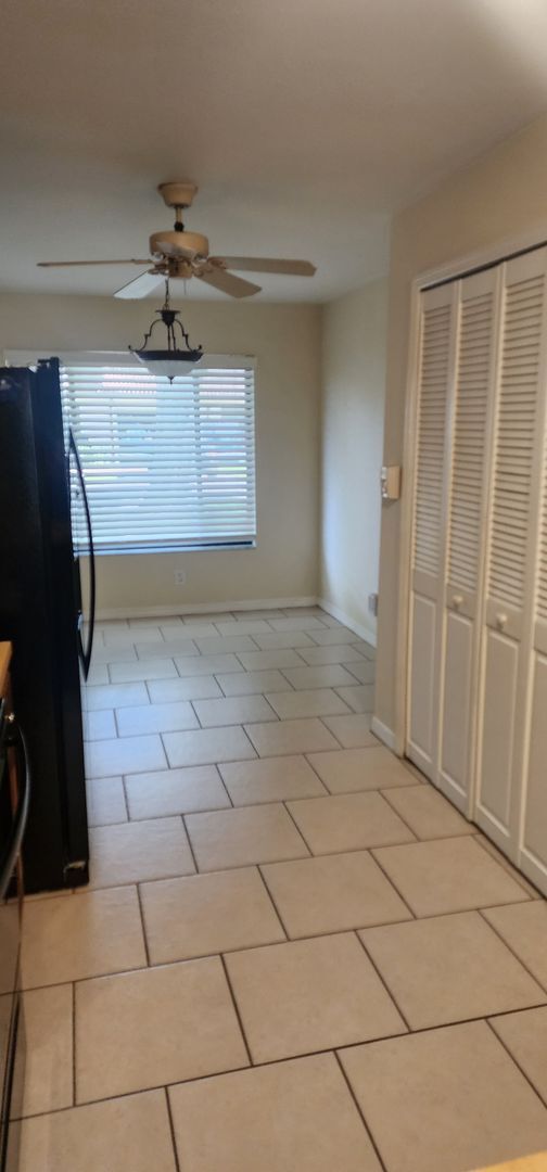 Building Photo - 255 S Tropical Trail