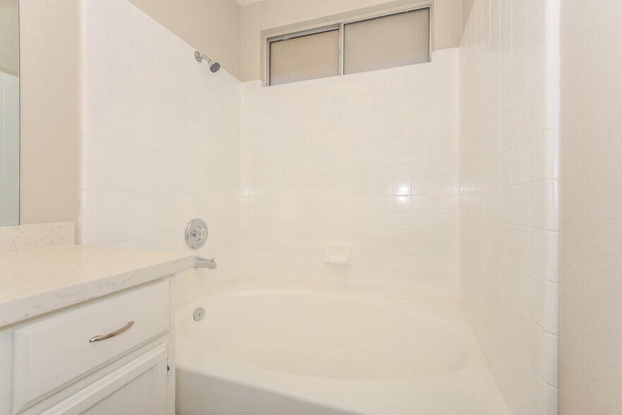 Building Photo - 1403 Harmony Hill Dr
