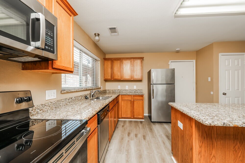 Building Photo - 2405 Becard Dr