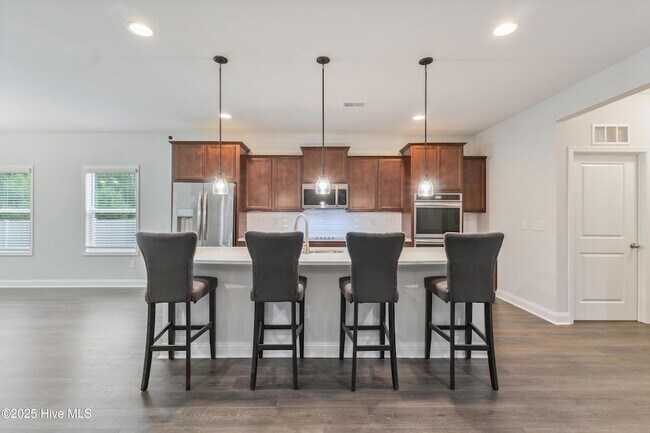 Building Photo - 570 Tullimore Ln