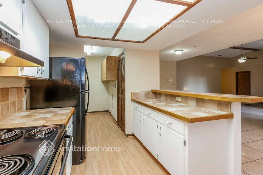 Building Photo - 10992 124th Ave N