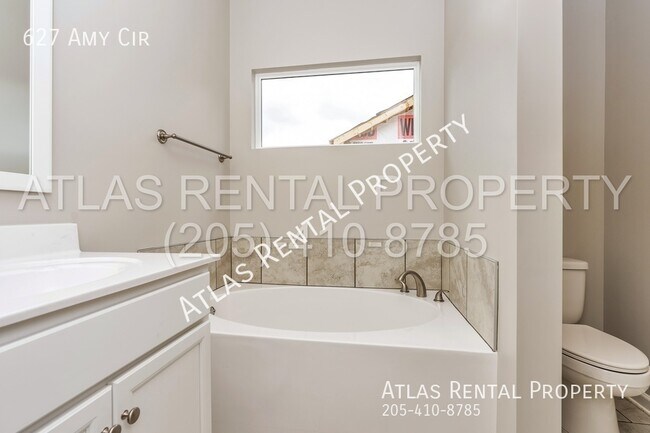 Building Photo - 627 Amy Circle Tuscaloosa, AL 35404