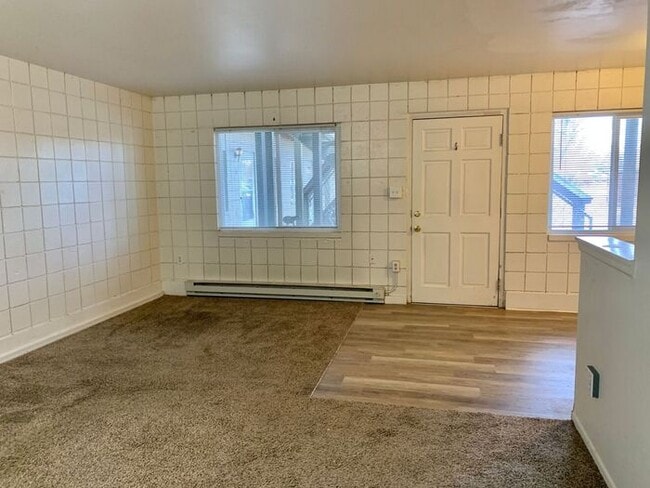 Building Photo - 1/2 Off First Month! Ground-Floor 1-Bedroom Near City Park