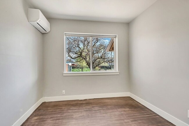 Building Photo - 1163 Navajo St