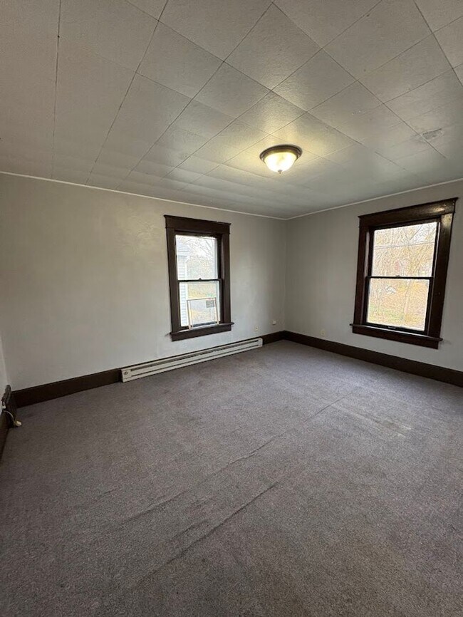 Building Photo - 1411 Spring Ave NE