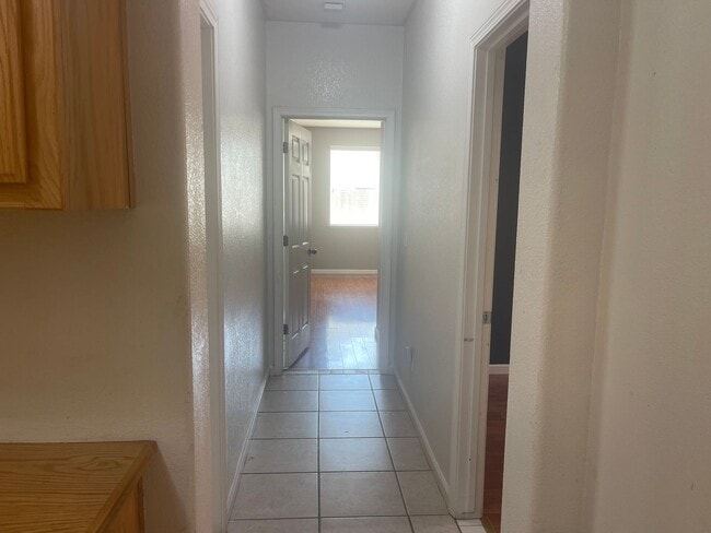 Building Photo - Ideal 4br/2ba single story with chefs kitchen